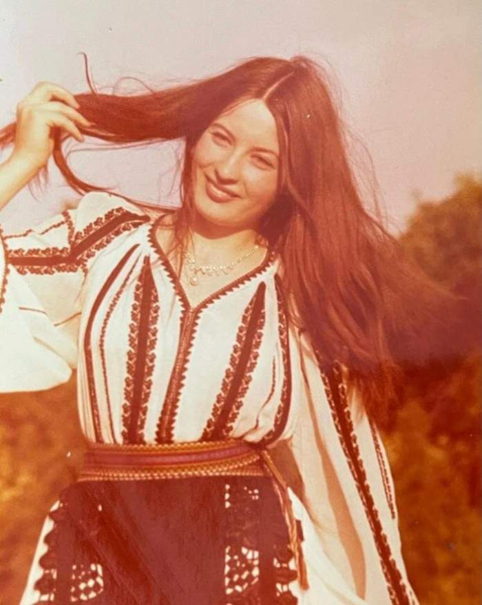Cum arăta Maria Dragomiroiu în adolescență. Imagini rare rare cu artista de la 17 ani / FOTO