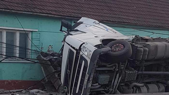 Accident mortal în Maramureș. Un șofer beat a trecut cu TIR-ul peste un bărbat / FOTO