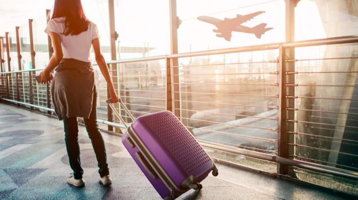 Ce nu trebuie să conțină bagajul de mână în avion. De ce trebuie să țină cont cei pasionați de vacanțe