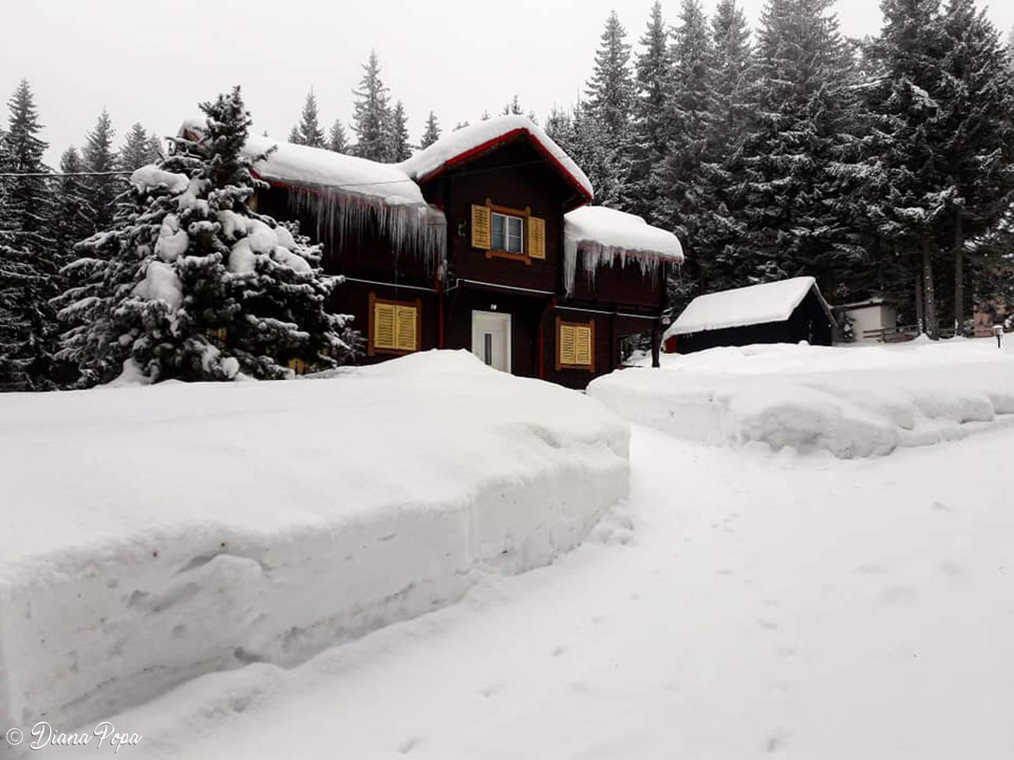 Stațiunea din România cea mai apropiată de cer. E unică la noi în țară! Vezi locul unde pământul atinge norii / FOTO