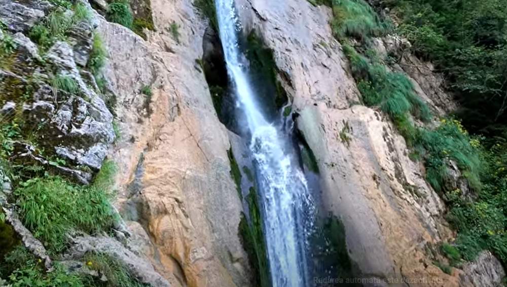 Cele mai frumoase cascade din România. Străinii se bat să le vadă. Ai idee unde sunt? FOTO