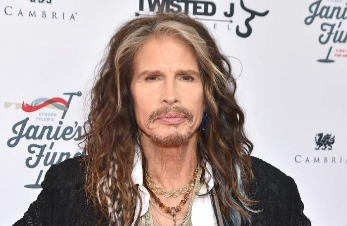 Solistul trupei Aerosmith, Steven Tyler, a fost dus la dezintoxicare. Dependenţa de substanţe interzise s-a agravat