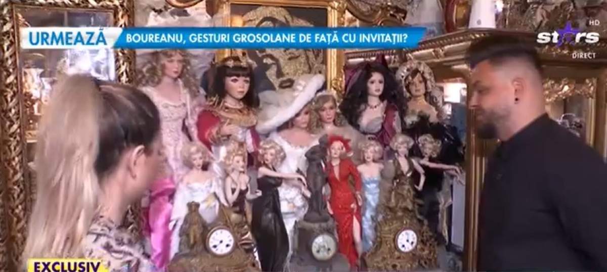 captură video din casa tânărului plină cu păpuși