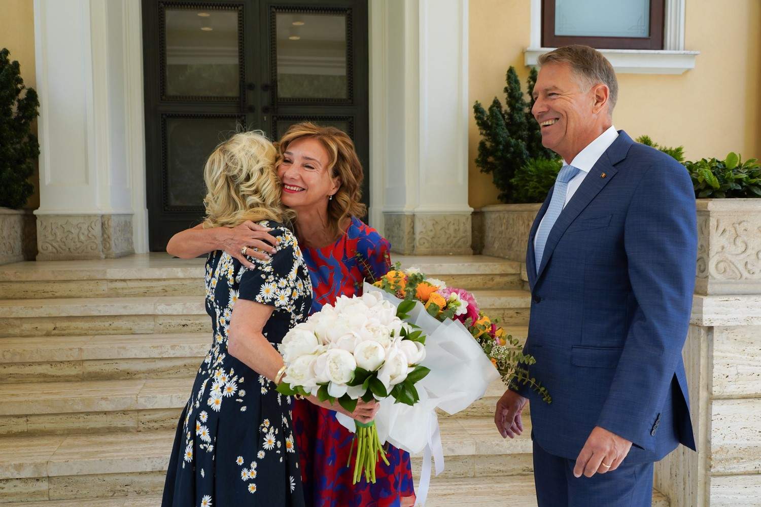 Jill Biden s-a întâlnit cu Carmen și Klaus Iohannis. Imagini de senzație / FOTO