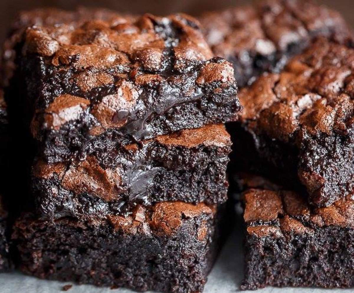 Prăjitura "Brownie Light". Cea mai simplă și delicioasă rețetă Prăjitura "Brownie Light". Cea mai simplă și delicioasă rețetă