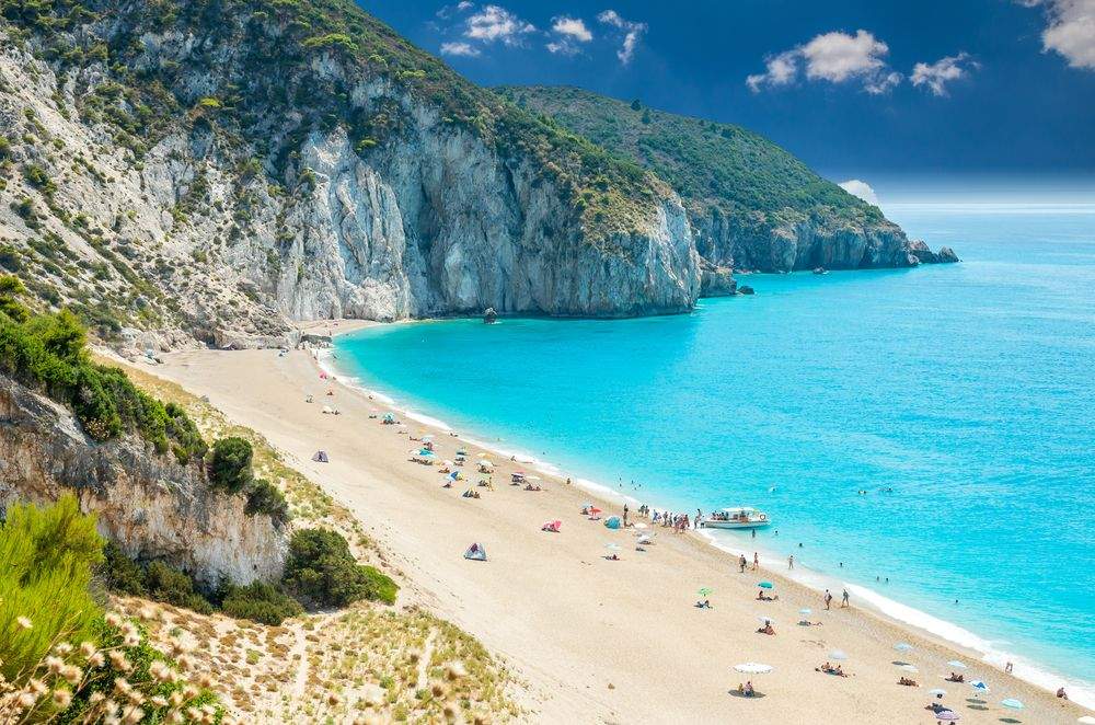 Cât costă o vacanță în Grecia. Una dintre destinațiile preferate de români