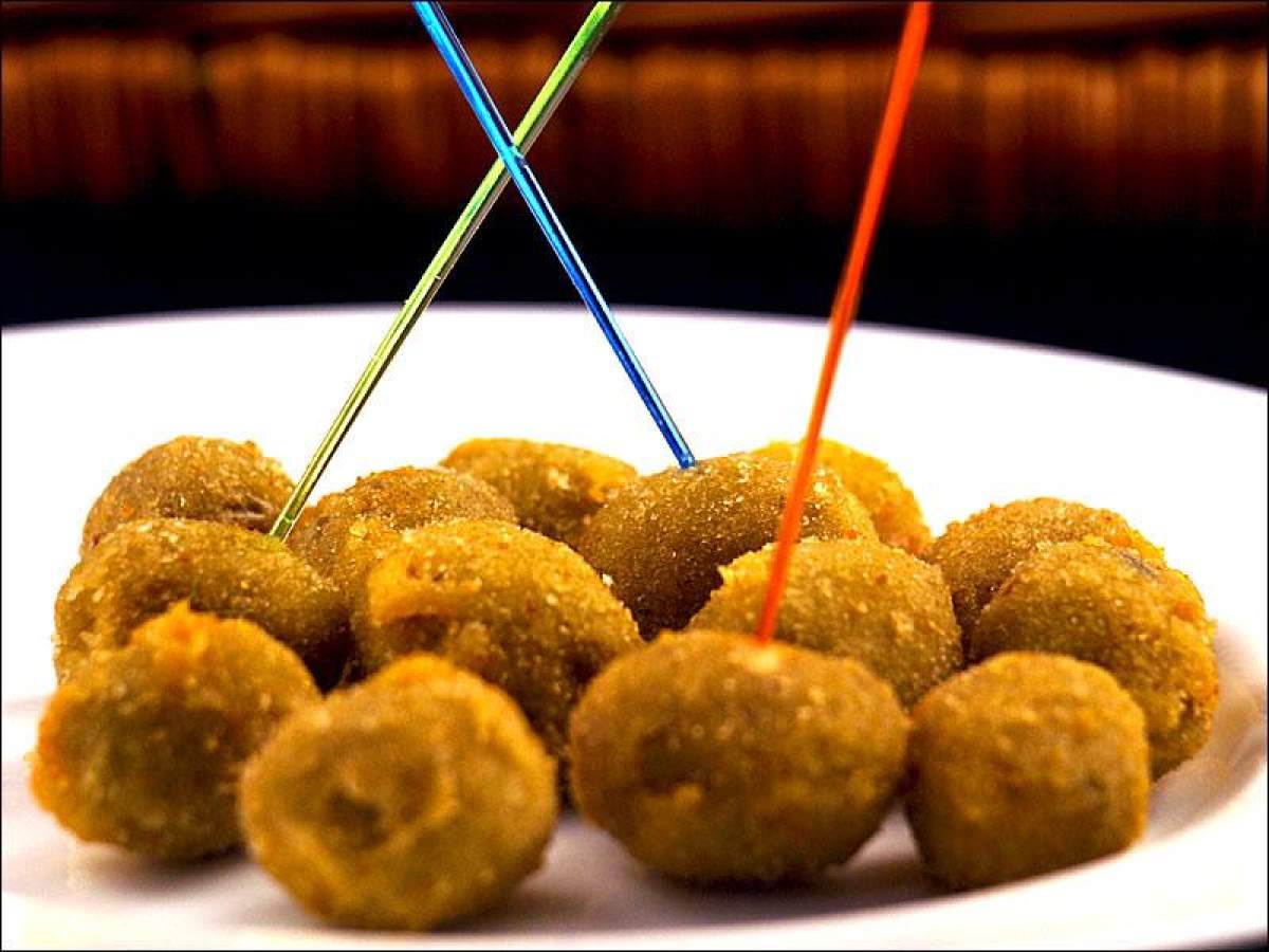 Rețetă Rețetă de măsline prăjite, umplute cu macrou. Un aperitiv italienesc delicios