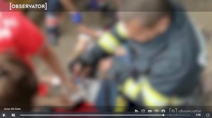 O mamă și cei doi copii ai ei au fost găsiți inconștienți, într-un puț, în Galați. Pompierii militari au intervenit de urgență /FOTO