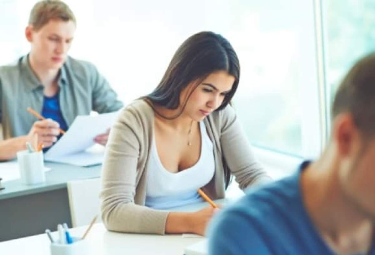 Elevi care dau Bac-ul anul acesta Urări și mesaje de încurajare pentru Bac 2022. Câteva idei pentru cei care trec prin emoțiile examenelor