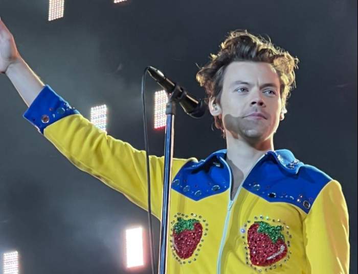 Incident neașteptat în timpul unui concert al lui Harry Styles. Un fan înrăit a căzut de la balcon, în Scoţia