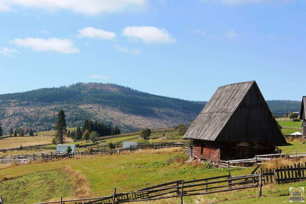 Satul din România aflat la cea mai mare altitudine. Ai știut de el? Ce găsești când ajungi aici. Imaginile sunt de vis / FOTO