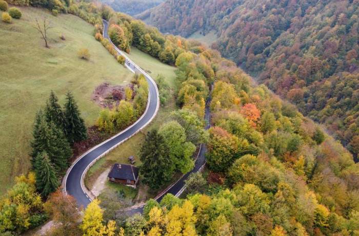 Satul din România aflat la cea mai mare altitudine. Ai știut de el? Ce găsești când ajungi aici. Imaginile sunt de vis / FOTO