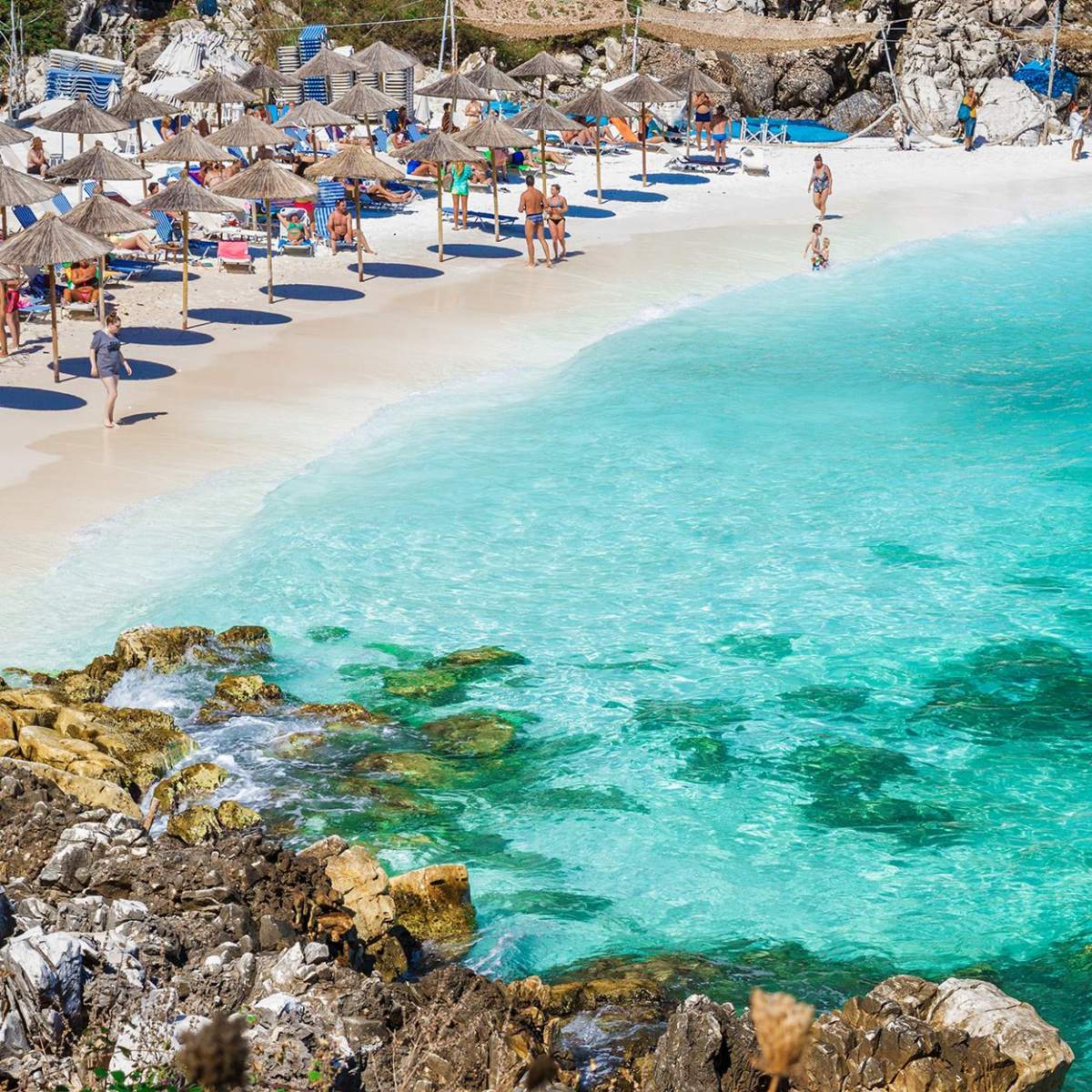 Plajă Grecia Ce i s-a întâmplat unui român în vacanță în Grecia. Experiența lui a făcut încojurul Internetului: ”Evitați acest loc”