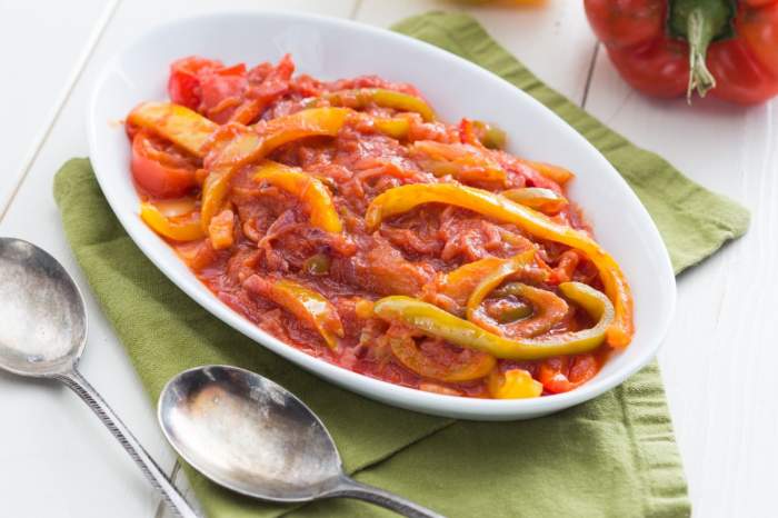 Rețeta peperonata. O mâncare italienească delicioasă