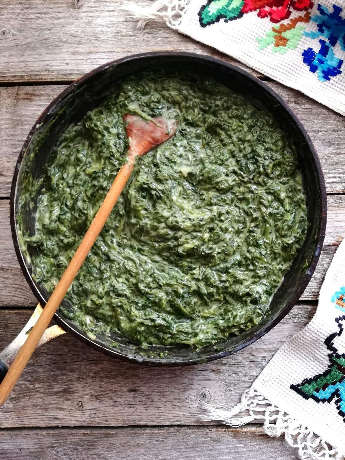 Reteta Piure de spanac cu lapte și usturoi. O rețetă gata în mai puțin de jumătate de oră