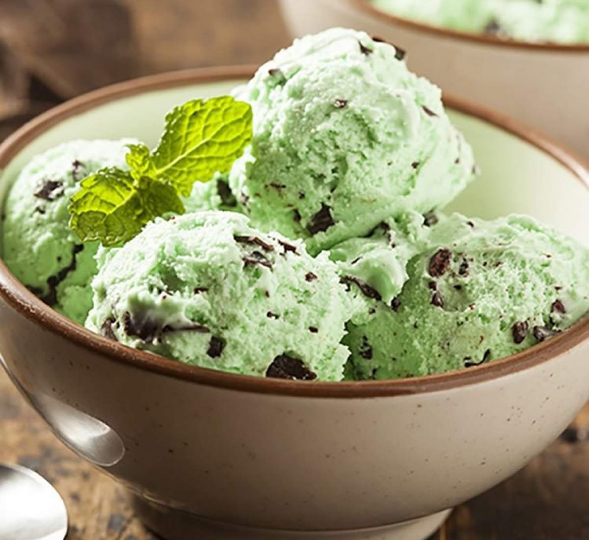 Rețetă de înghețată cu mentă. Un desert delicios pe care trebuie să îl încerci vara