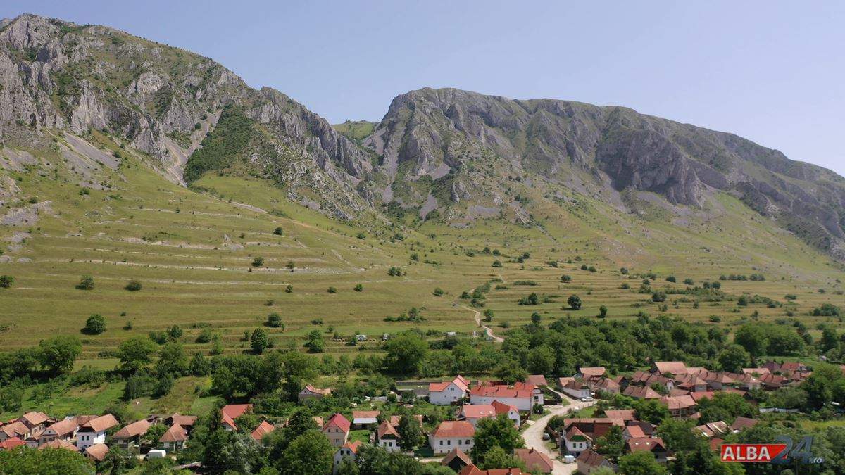 Locul din România unde soarele răsare de 2 ori. Ai știut de el? Turiștii străini se bat să vadă acest peisaj unic / FOTO