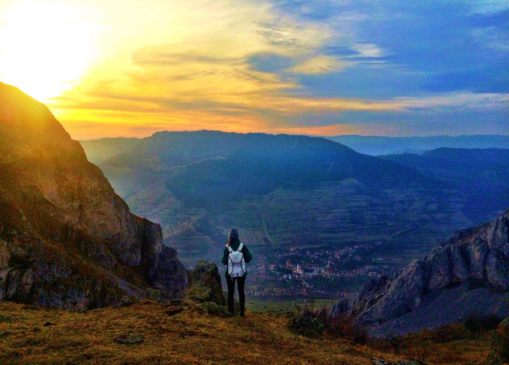 Locul din România unde soarele răsare de 2 ori. Ai știut de el? Turiștii străini se bat să vadă acest peisaj unic / FOTO