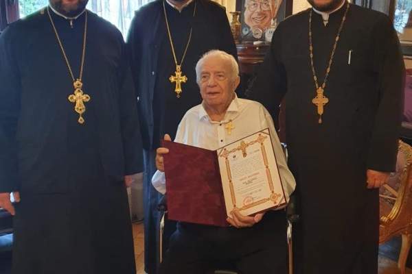 Alexandru Arșinel a fost decorat cu Ordinul „Crucea Bucovinei”. Imagini de la eveniment /FOTO