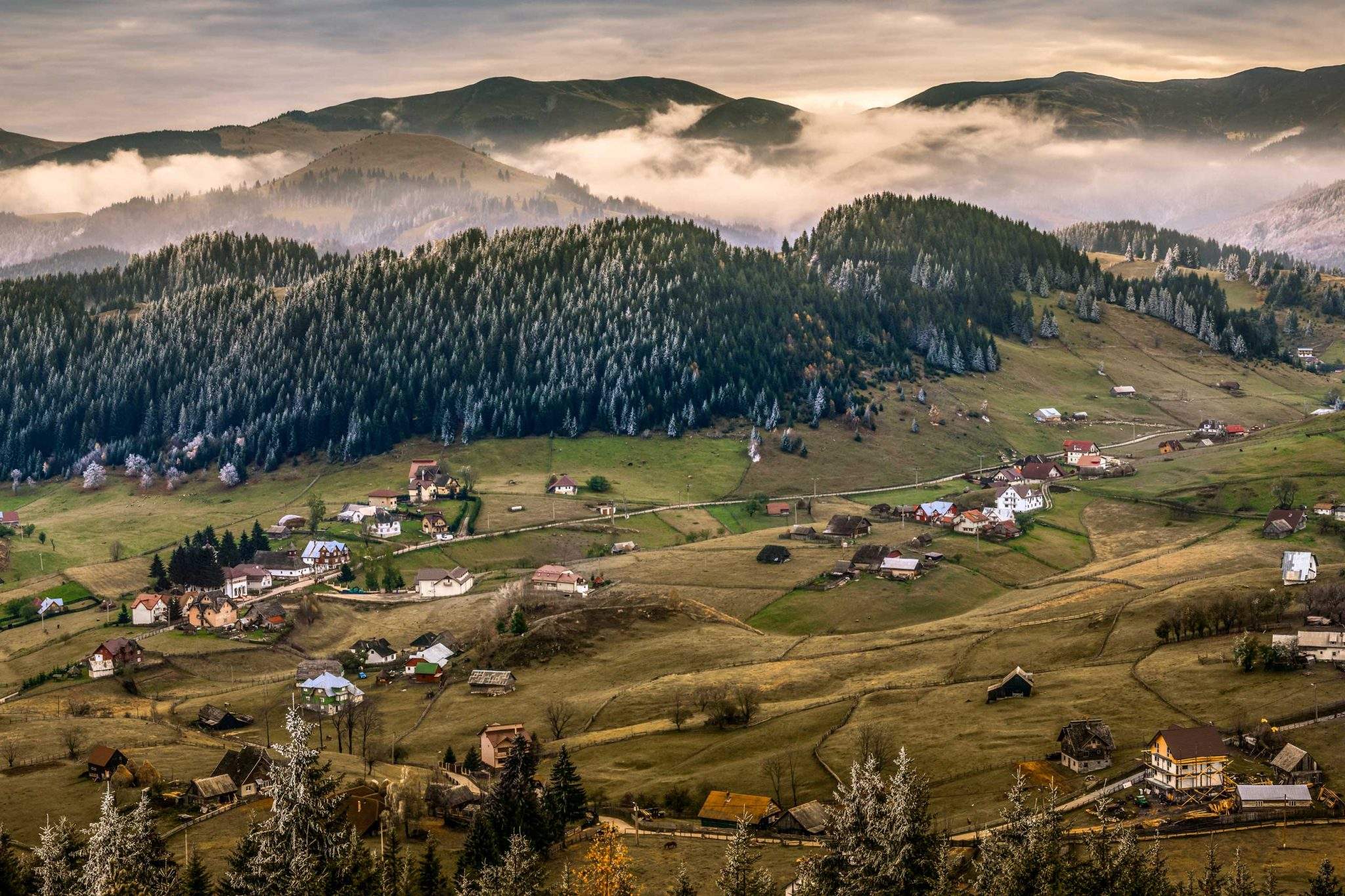 Cinci stațiuni montane foarte aproape de București. Ajungi imediat și prețurile sunt mici / FOTO