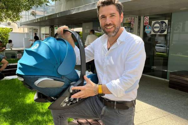 Alex Dima este tată pentru a doua oară. Prezentatorul TV este în culmea fericirii: “O minune de copil a venit pe lume” / FOTO