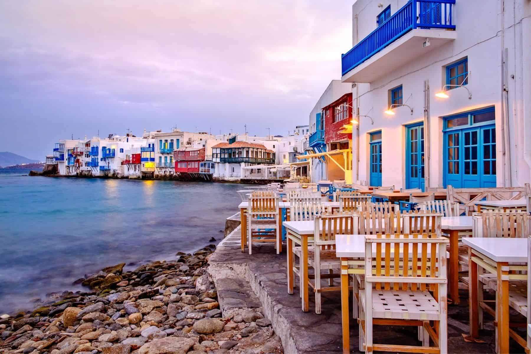 Cât costă o vacanță în Mykonos, Grecia. Loredana Groza petrece acolo cu iubita lui Alex Bodi / FOTO