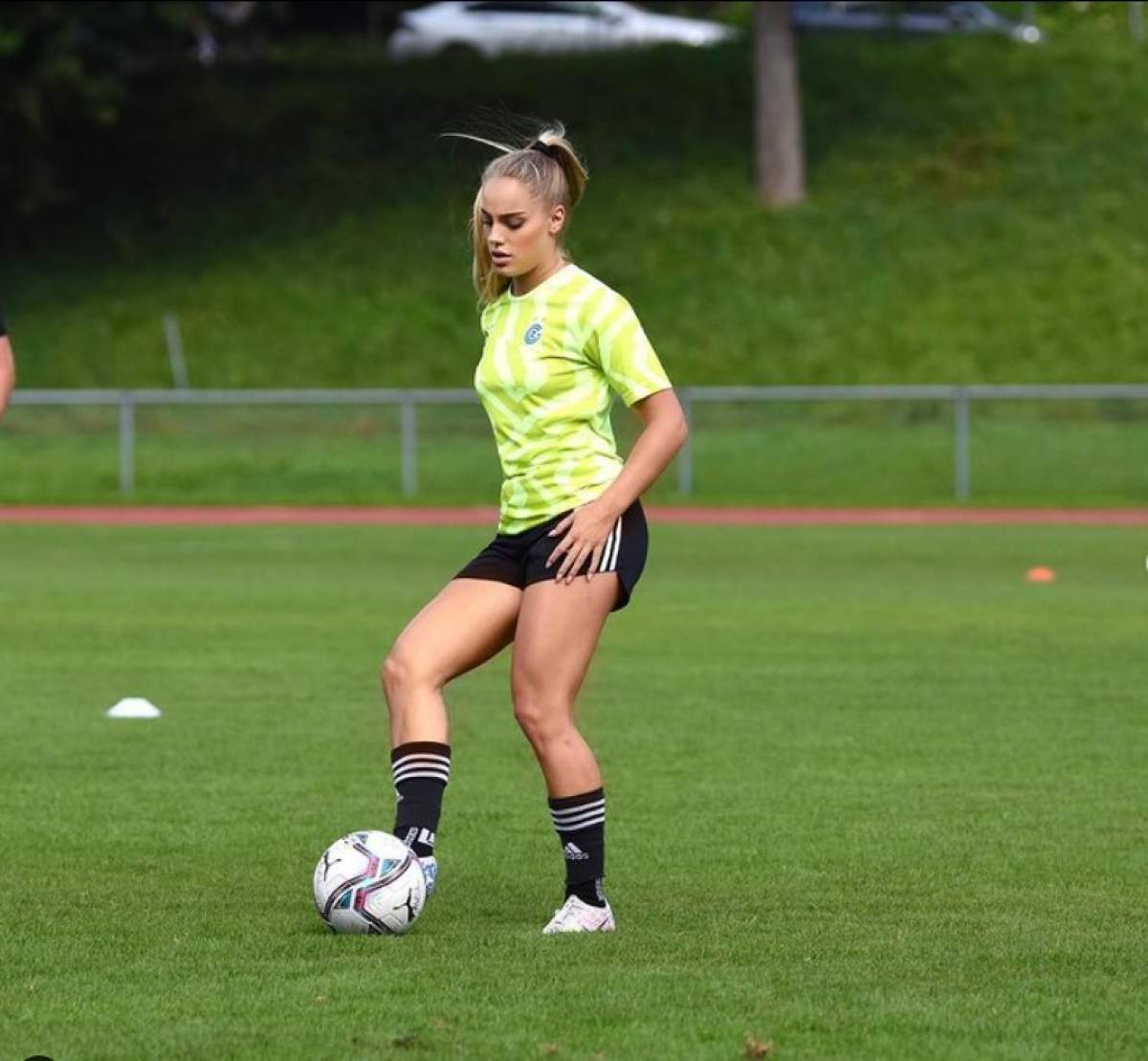 Cum arată cea mai frumoasă fotbalistă din lume. Ana Maria Markovic face furori pe teren Cum arată cea mai frumoasă fotbalistă din lume. Ana Maria Markovic face furori pe teren
