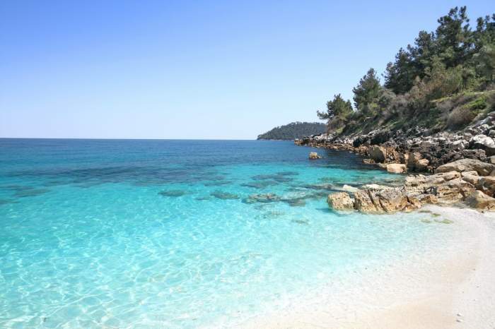 Plaja din Grecia preferată de Cosmin Seleși. Ce găsești când ajungi aici? Imaginile sunt de vis și prețurile mici / FOTO