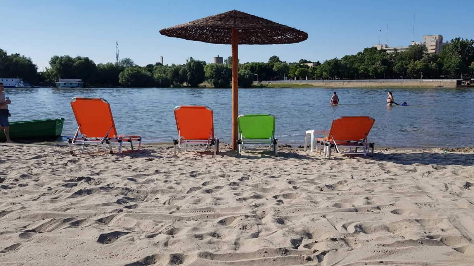 Cea mai apropiată plajă de București. Ajungi într-o oră, iar prețurile nu sunt ca la Mare / FOTO