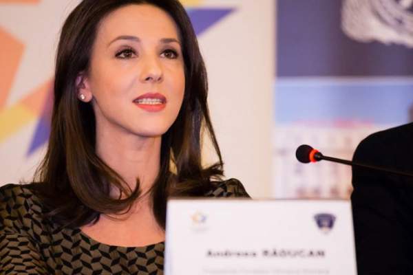 Ușa apartamentului gimnastei Andreea Răducan a fost incendiată. Cine se află în spatele acestui gest