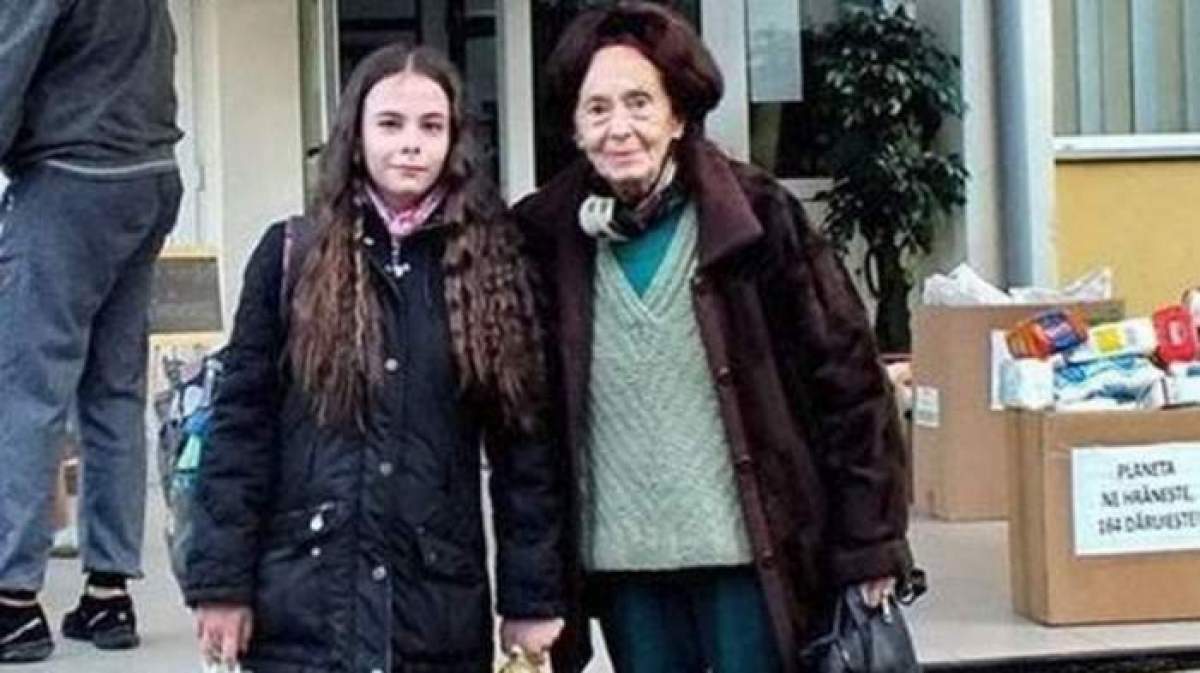 Adriana Iliescu alături de fiica ei
