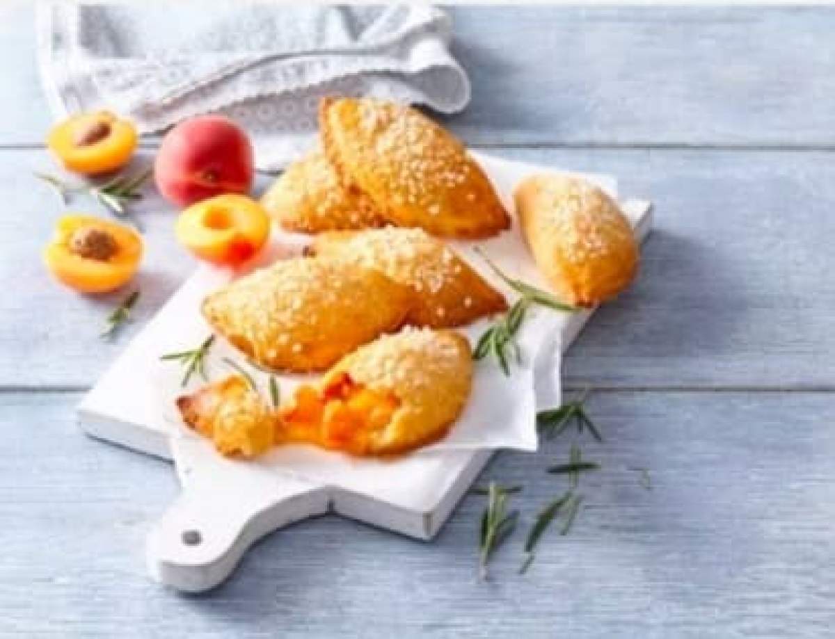 Empanadas cu piersici și cocos. Rețetă delicioasă, simplu de preparat