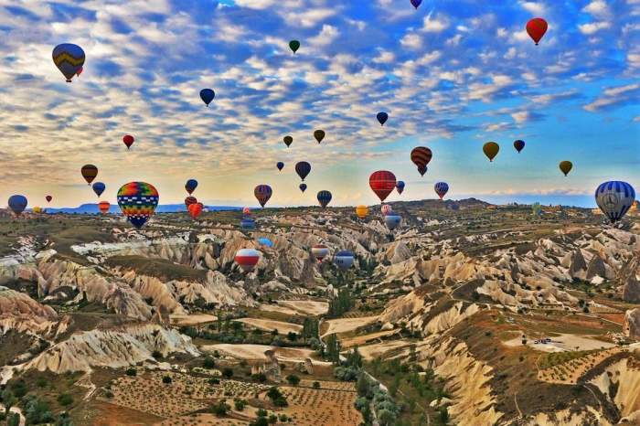 Cât costă o vacanță în Cappadocia. Mai multe vedete din showbiz au fost cerute în căsătorie aici / FOTO