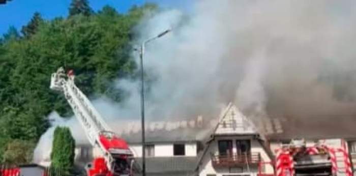 Incendiu devastator în Neamț. Un motel a fost cuprins de flăcări / FOTO