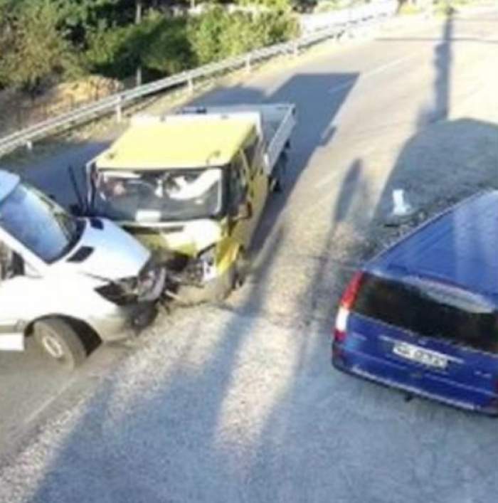 Accident grav pe o şosea din Maramureş! Două autobuze care transportau muncitori s-au ciocnit frontal / FOTO