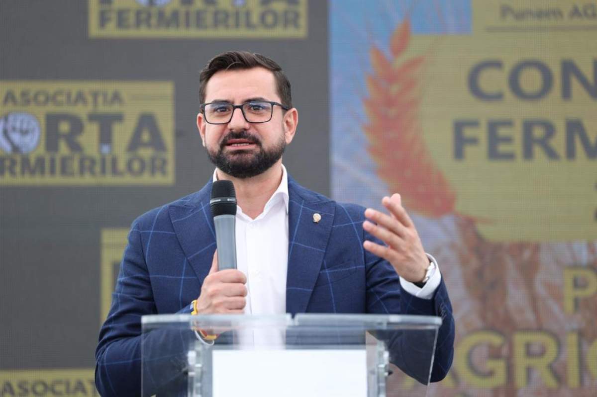 Adrian Chesnoiu, ministrul Agriculturii, demisionează din toate funcțiile. Renunță la tot ce ține de partid, dar și de Parlament
