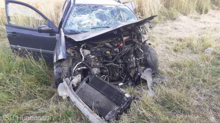 Accident grav în Hațeg. A fost declanșat planul roșu de intervenție. Opt persoane, dintre care cinci minori au fost răniți / FOTO
