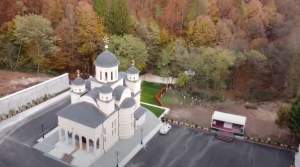 Mănăstirea din România cunoscută în toată Europa pentru izvorul ei cu ape miraculoase. Legenda spune că aici un copil și-a recăpătat vederea / FOTO