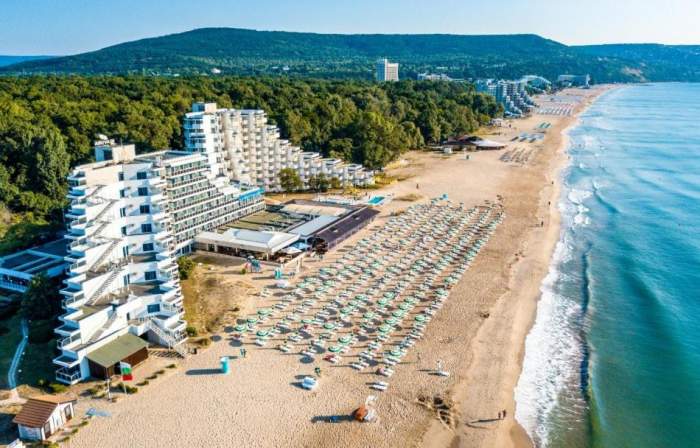 Top 5 cele mai frumoase stațiuni de pe litoral din Bulgaria. Unde găsești plaje curate și apă limpede