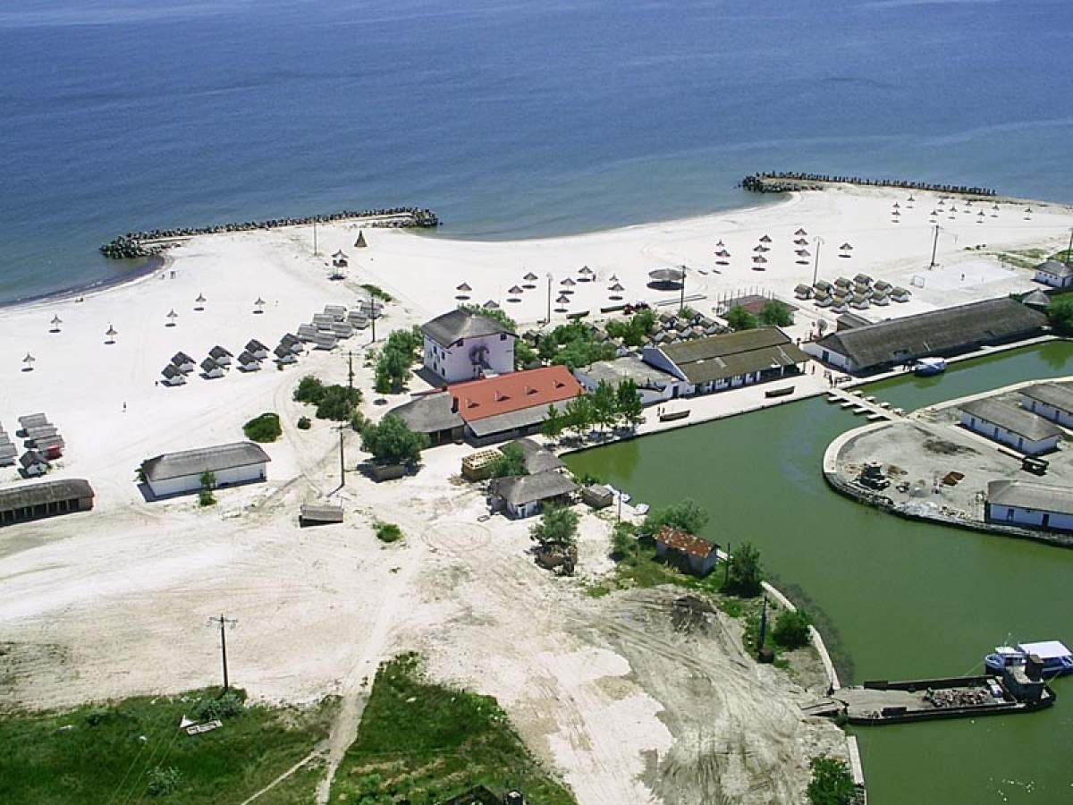 Gura Portiței, satul care desparte Marea Neagră de Delta Dunării pe o distanţă de 4 kilometri