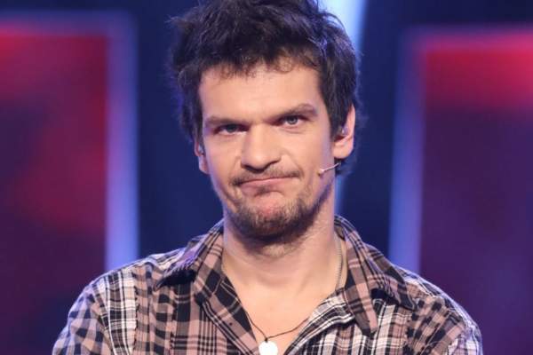 Ce probleme de sănătate are Tudor Chirilă. Artistul a fost nevoit să își amâne spectacolele: “Sper să revin cât mai curând pe scenă”