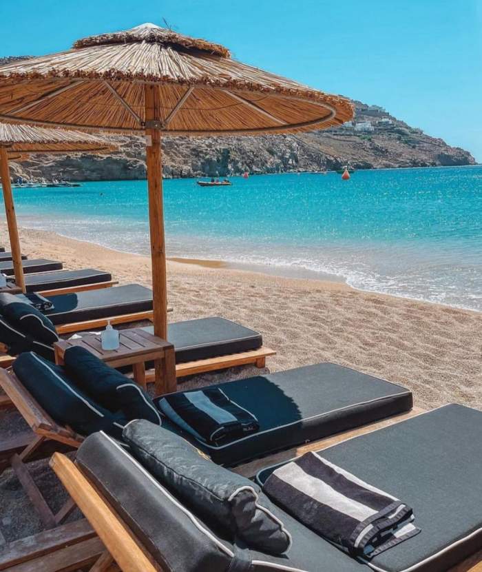 Plaja din Grecia preferată de Lili Sandu și partenerul ei: "Am ajuns, câtă fericire!" Cât costă un sejur aici pentru cuplu / FOTO