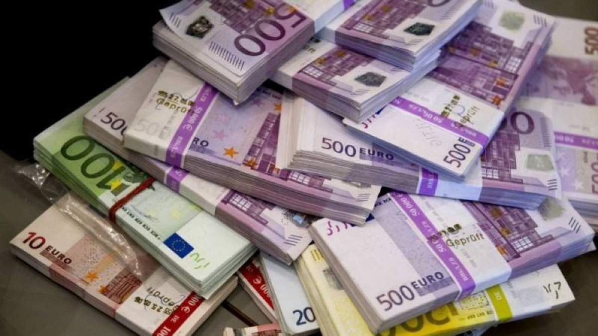 Salariu Un angajat a primit, din greșeală, 286 de salarii în loc de unul singur. Ce a făcut bărbatul, după ce a promis că va returna suma