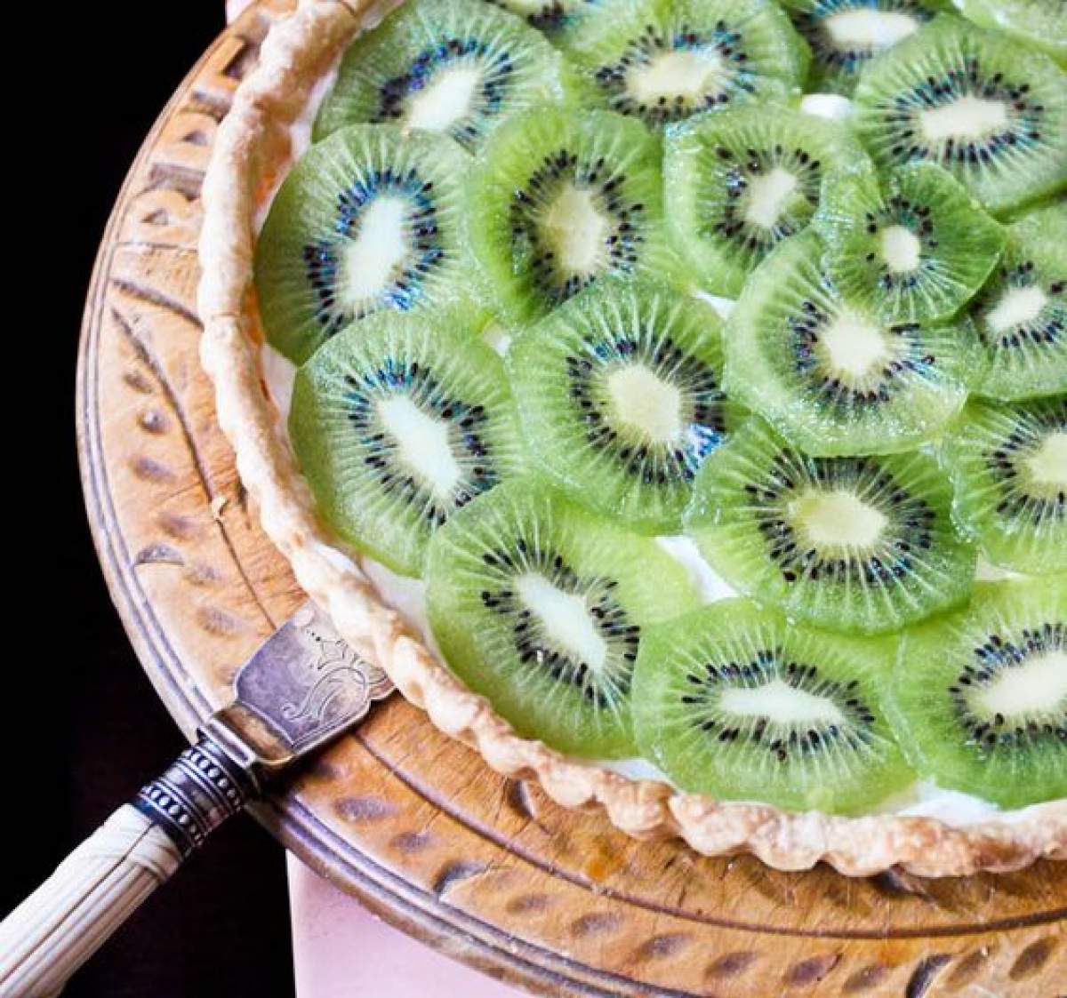 Rețetă de tartă cu kiwi. Un desert simplu, delicios și ușor de realizat