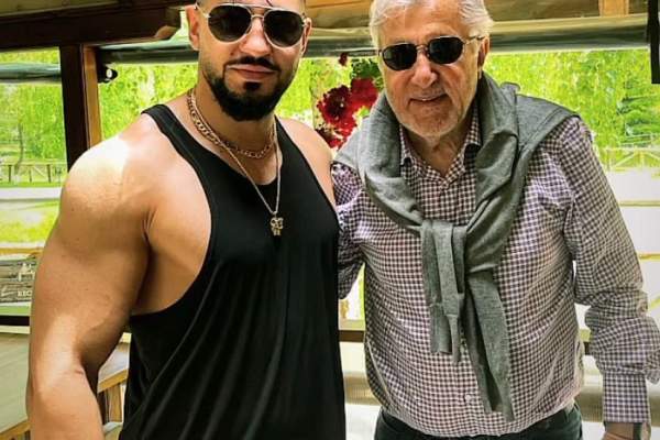 Bogdan Mocanu a împlinit 25 de ani! Cum a fost surprins cântărețul de ziua lui de naștere: ''Oameni speciali” / FOTO