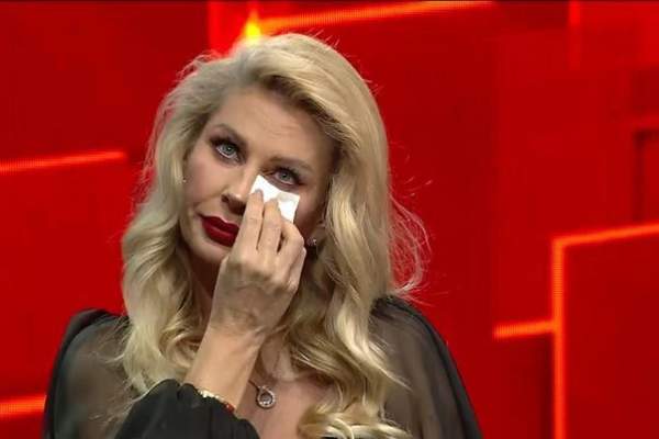 Andreea Bănică a izbucnit în lacrimi! Artista, confesiuni emoționante despre relația cu tatăl ei: ''Îl regret enorm...”