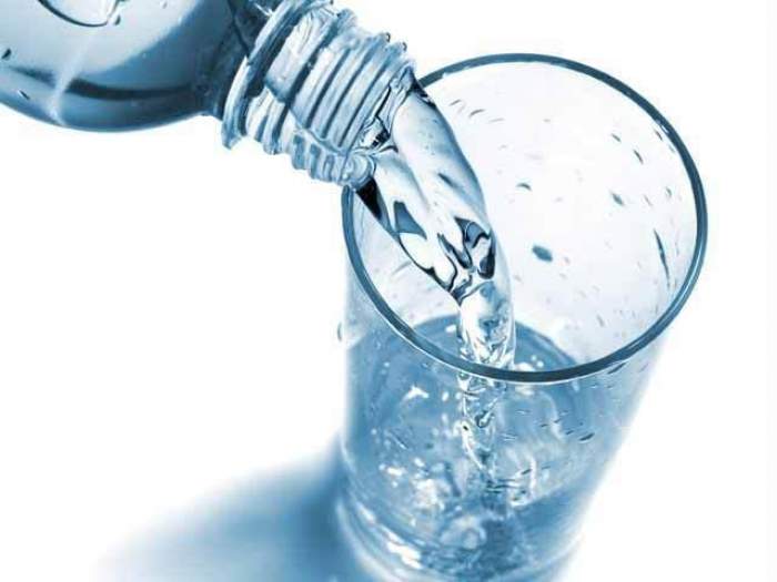 Cât a ajuns să coste o sticlă de apă la un hotel din Delta Dunării! Prețurile au explodat