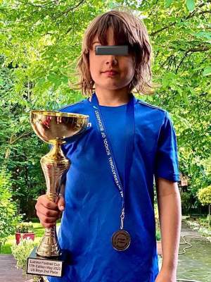 Fiul lui Horia Brenciu a împlinit 8 ani. Băiețelul este adoptat de cântăreț: „Prințul meu moștenitor”