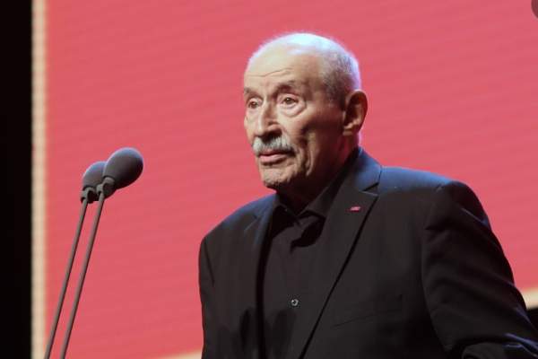 Victor Rebengiuc și-a anunțat retragerea din teatru. Mesajul emoționant transmis de marele actor: „Sănătatea mea e în mare suferinţă”