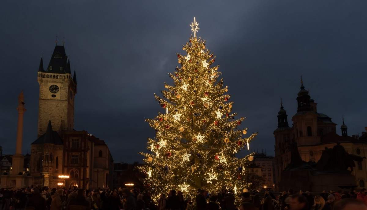 Orașul din România care se pregătește deja pentru sărbătorile de iarnă. Locuitorii au fost invitați să aleagă ce temă va avea târgul de Crăciun